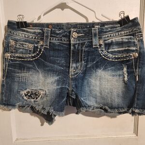 Miss Me Signature Shorts – Size 30 – Distressed Lace Insert